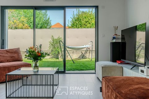 Renovated single-storey house in a dead-end street in La Martellière