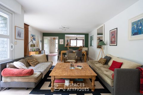 Maison d’architecte de plain-pied au coeur d’un environnement boisé