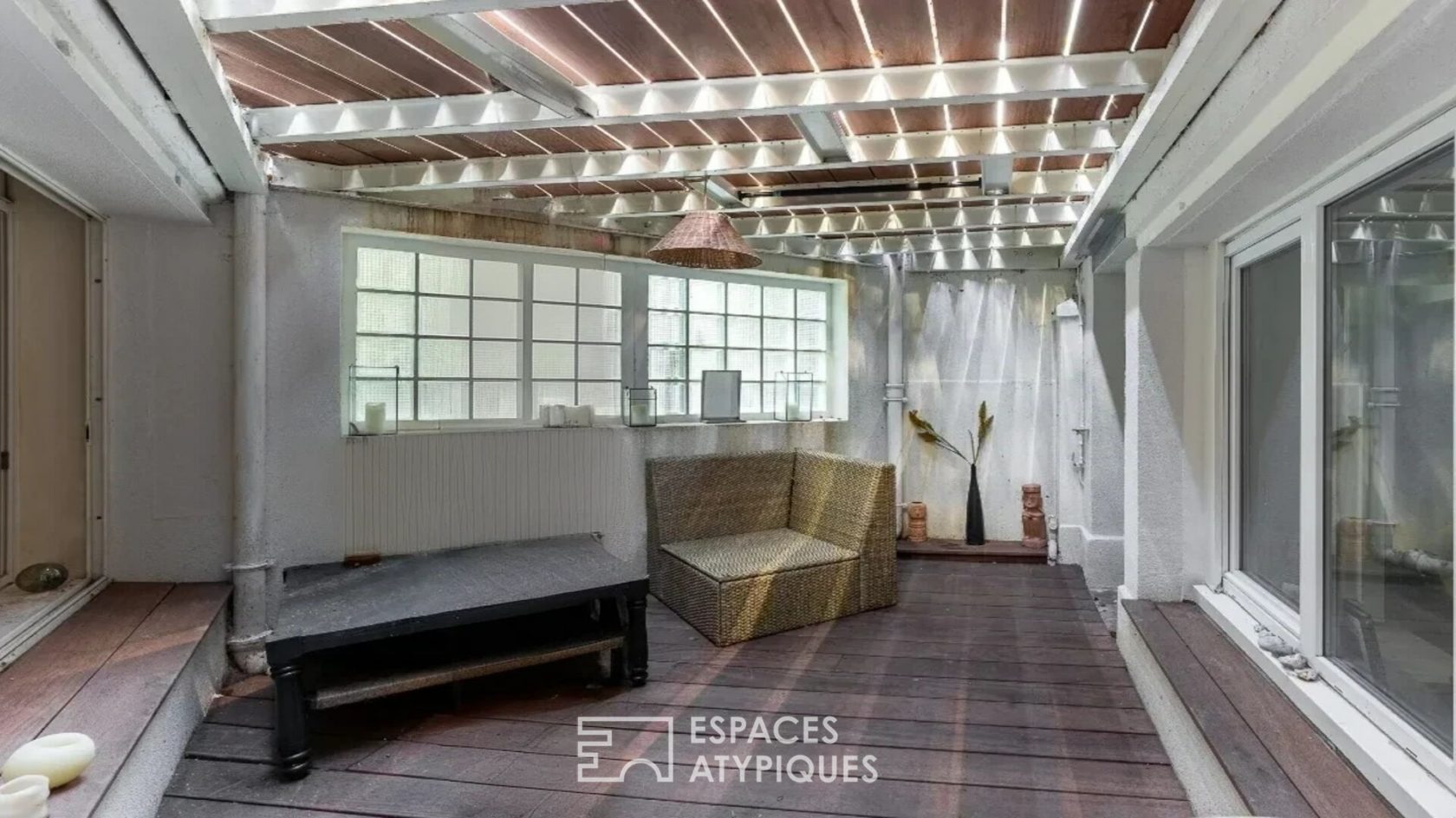 Atelier en duplex à usage mixte avec terrasses