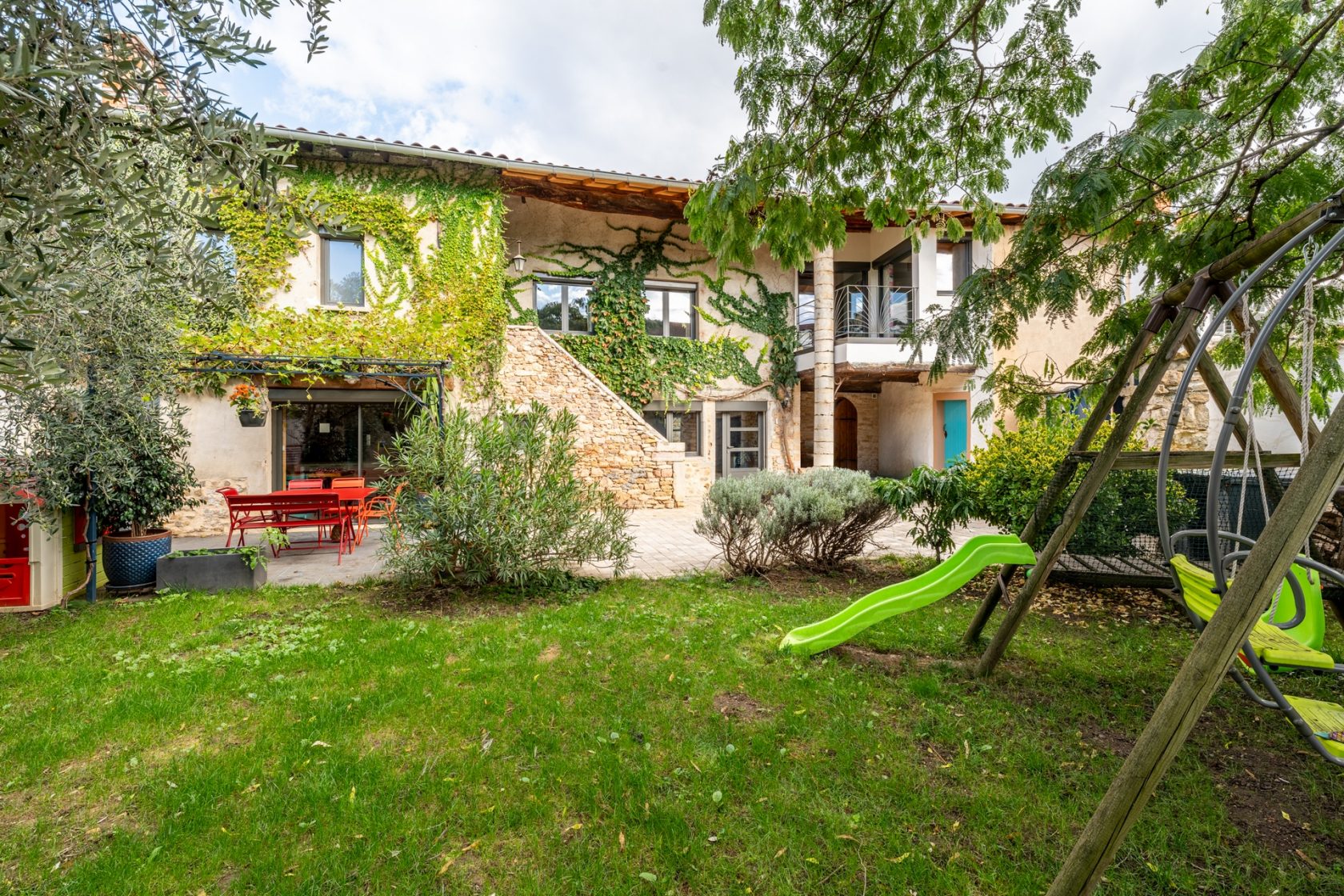 Maison de caractère au centre de Chasselay