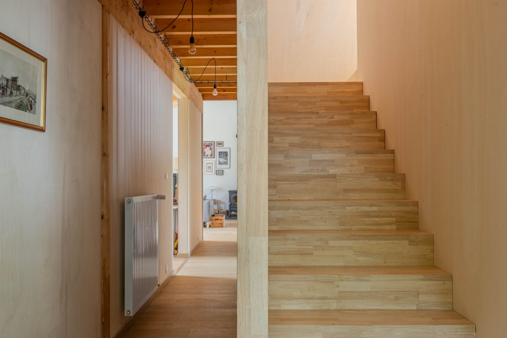 Wood of wood! Superb architect-designed house with its soothing garden