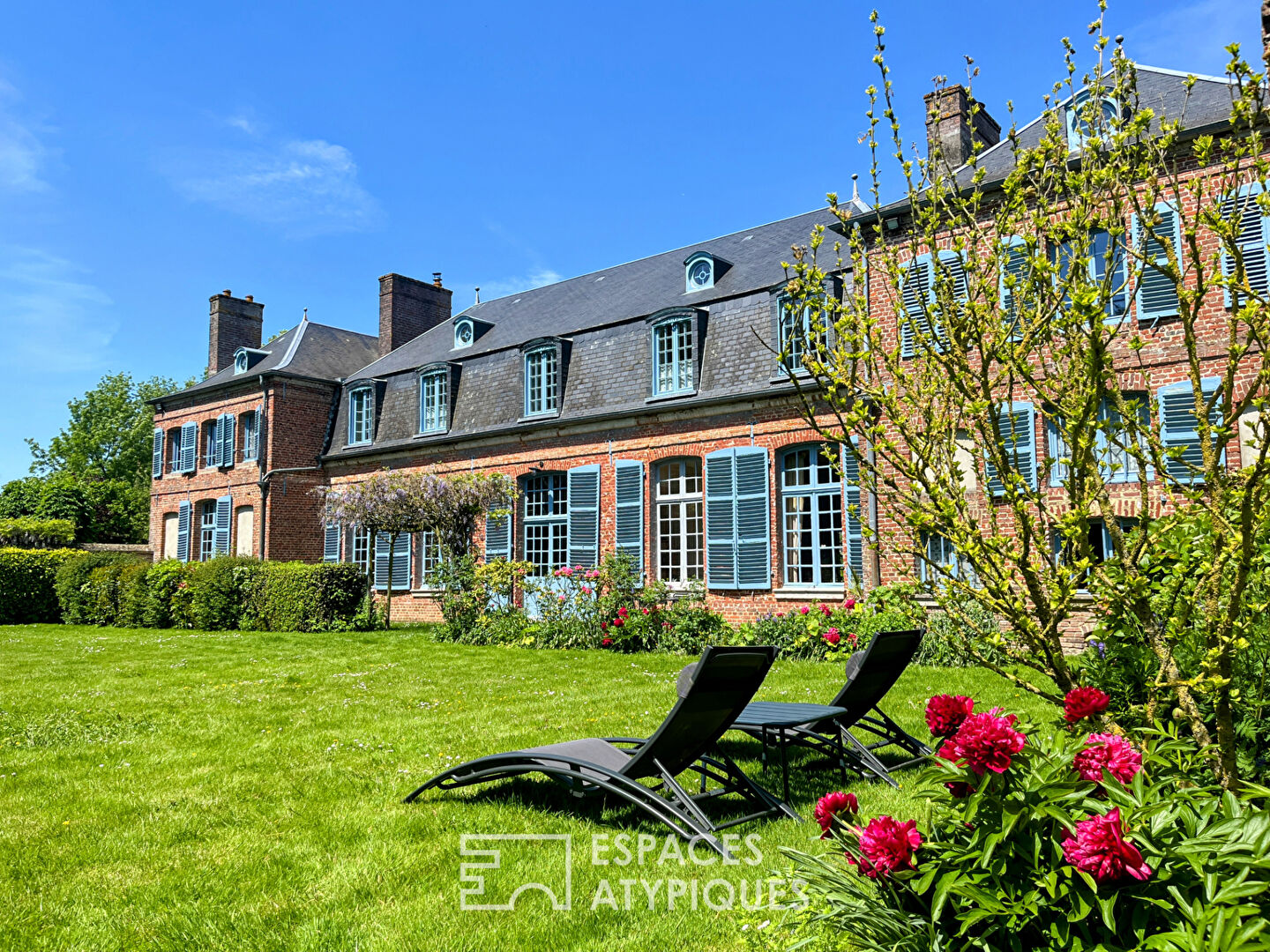 Castle with park and renovated gîte at the gateway to the Bay of Somme