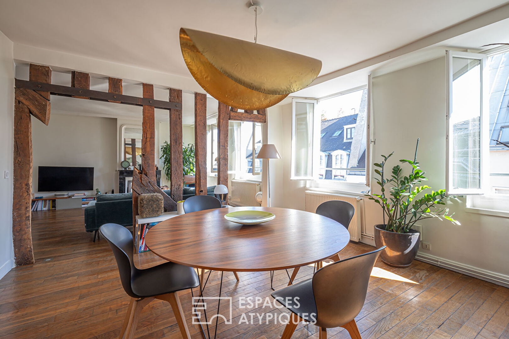 Appartement traversant avec vue Beaubourg