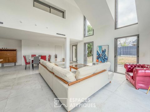 Contemporary house with high-quality features