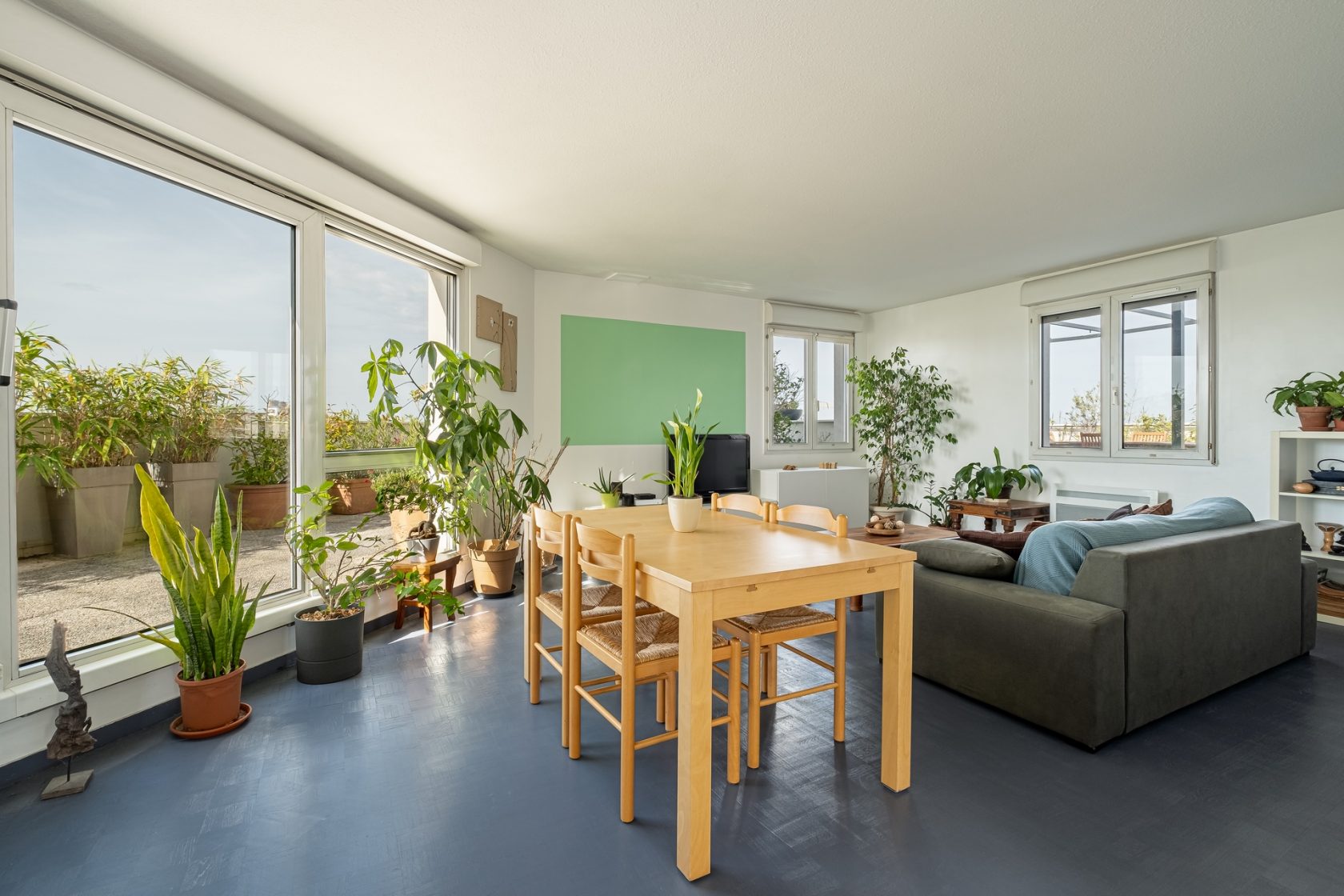 Attic with breathtaking view in the 8th