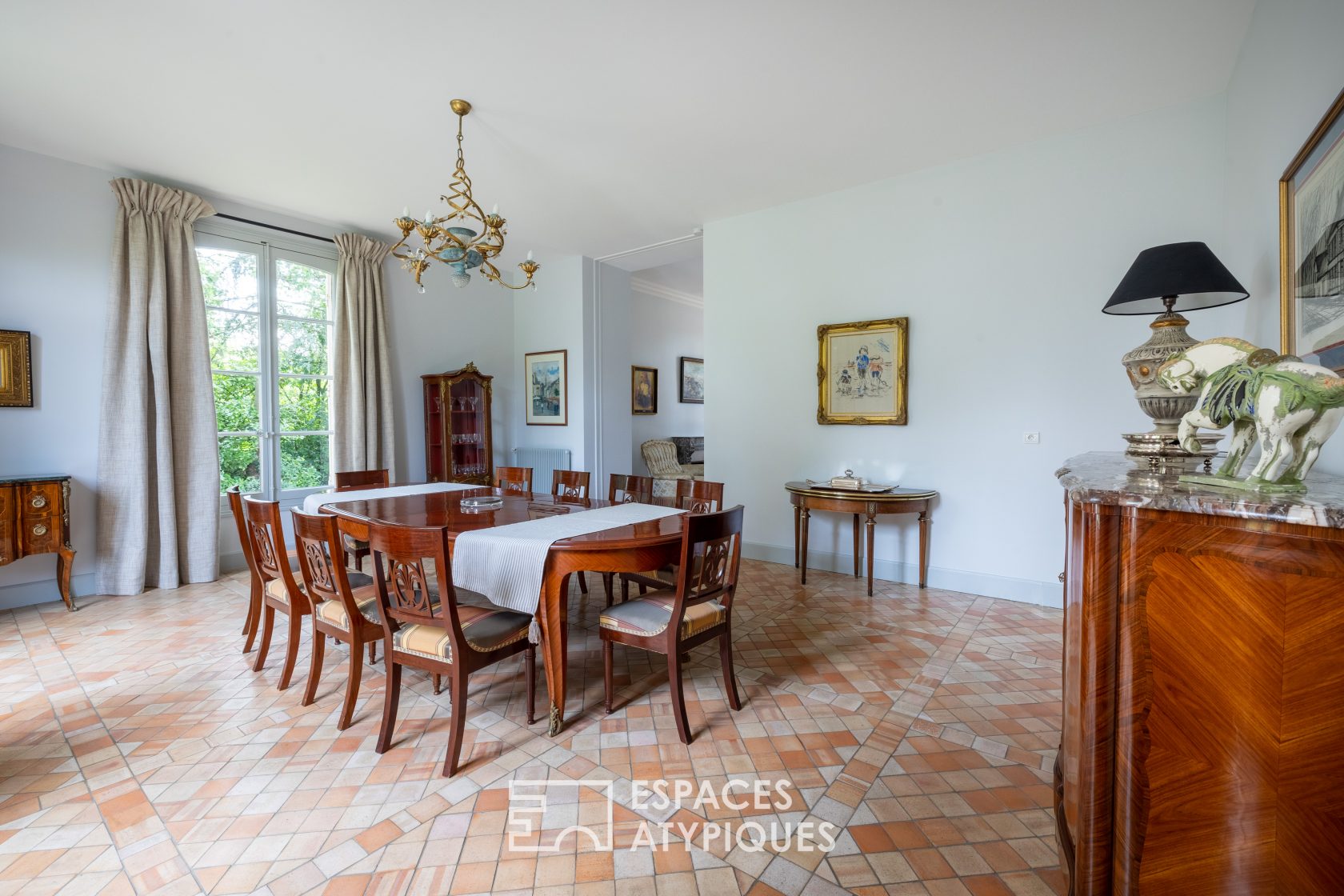 Hôtel particulier dans un écrin verdoyant