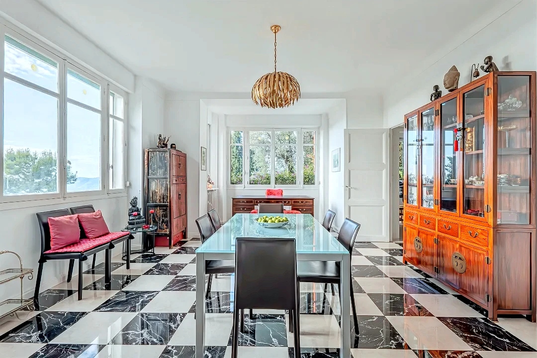 Belle Époque house with swimming pool and sea view