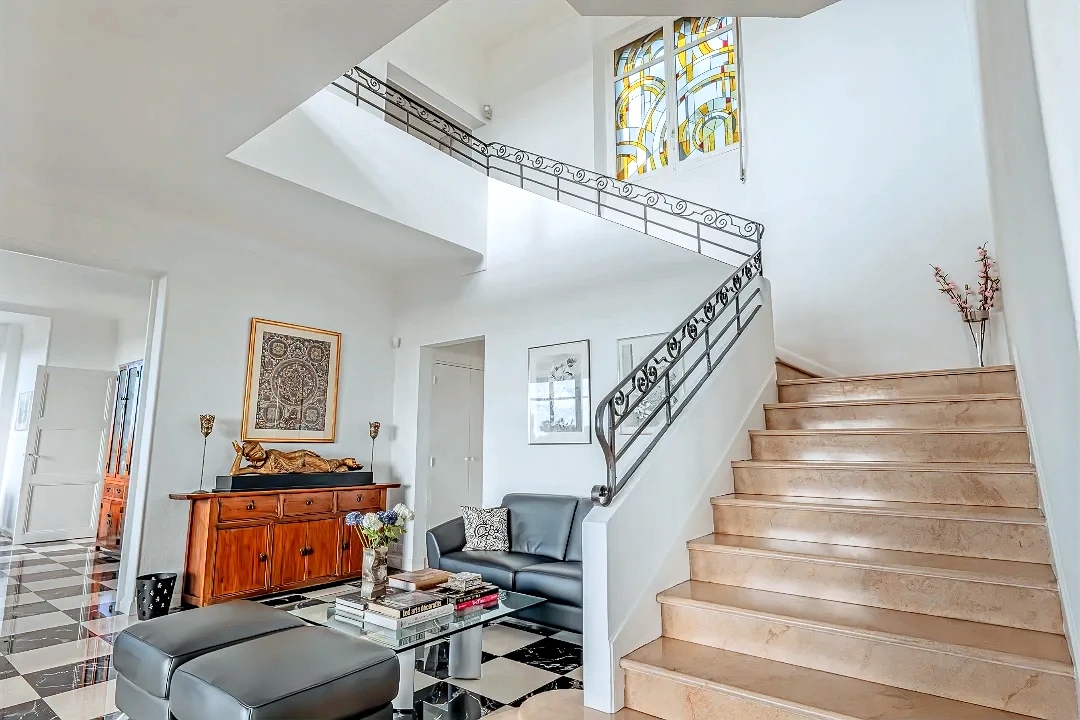 Belle Époque house with swimming pool and sea view