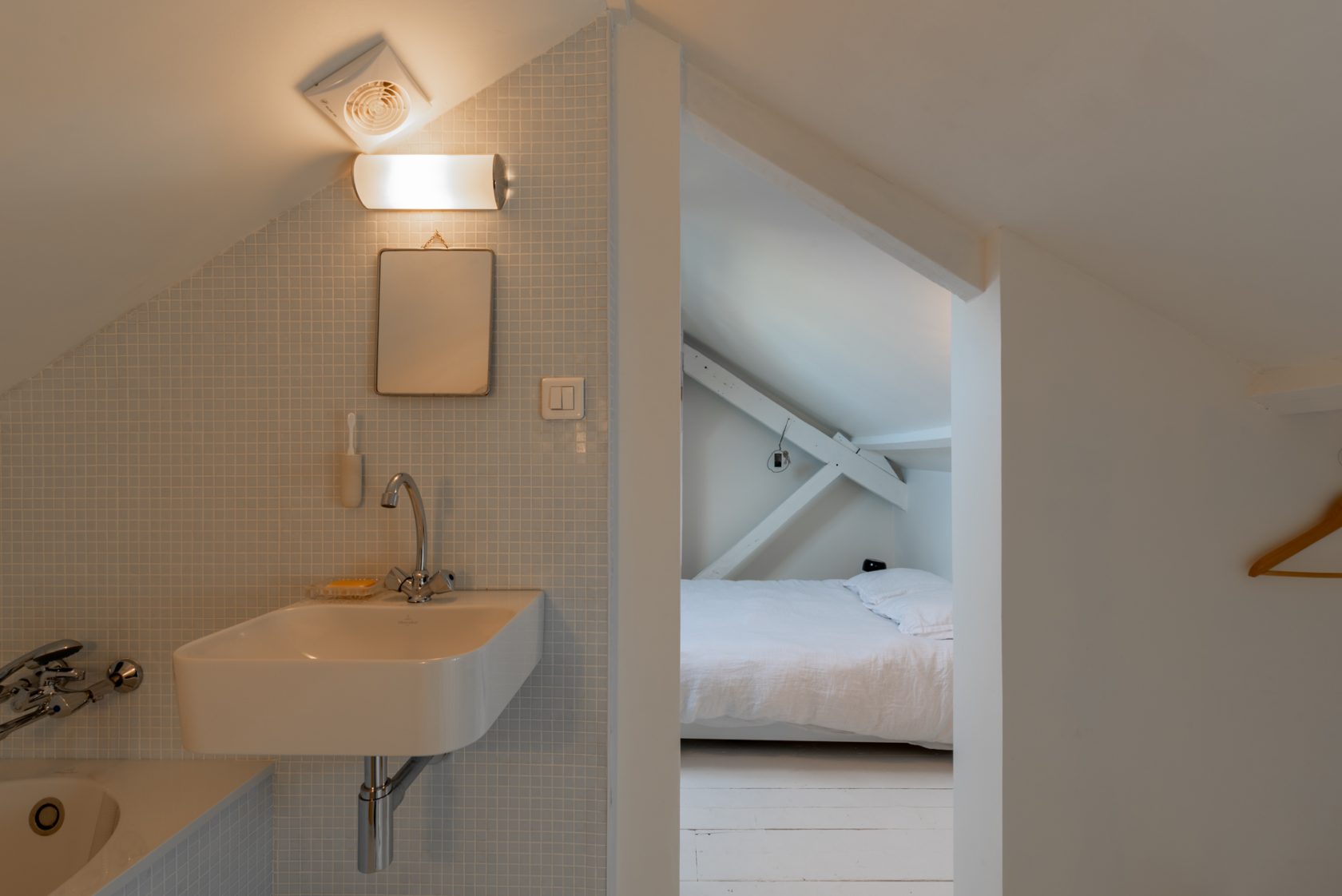 Loft style with 2 bedrooms, train station district – Rennes city center