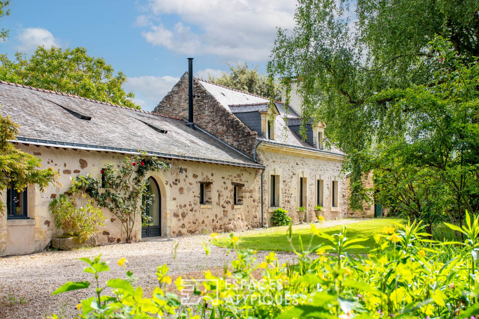 Propriété de charme avec dépendances et piscine sur un hectare