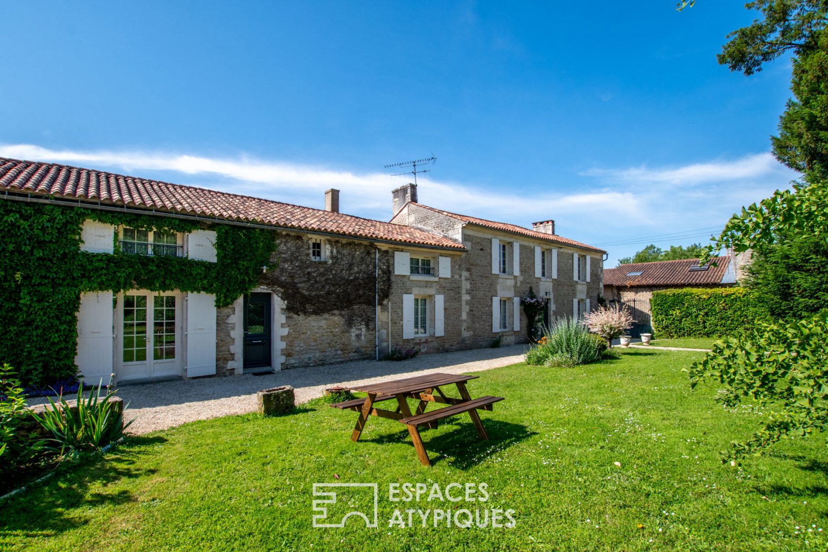 Charmante longère avec gîtes et spa