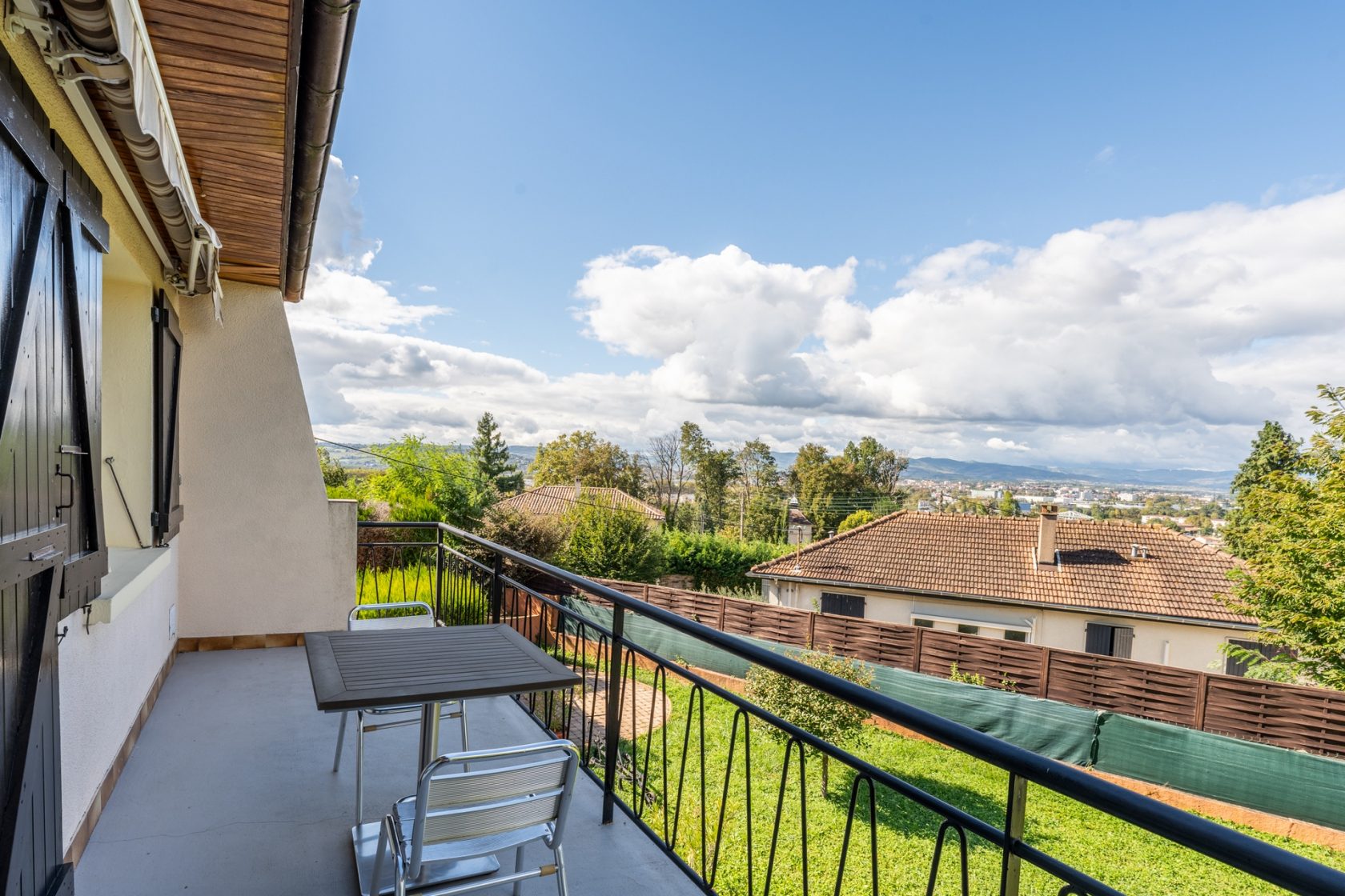 House with view and garden