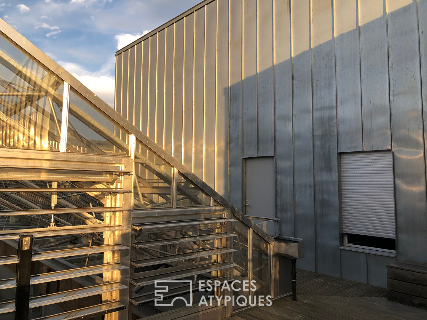 Exotic and bioclimatic duplex with 4 bedrooms and 2 terraces – CHANTEPIE