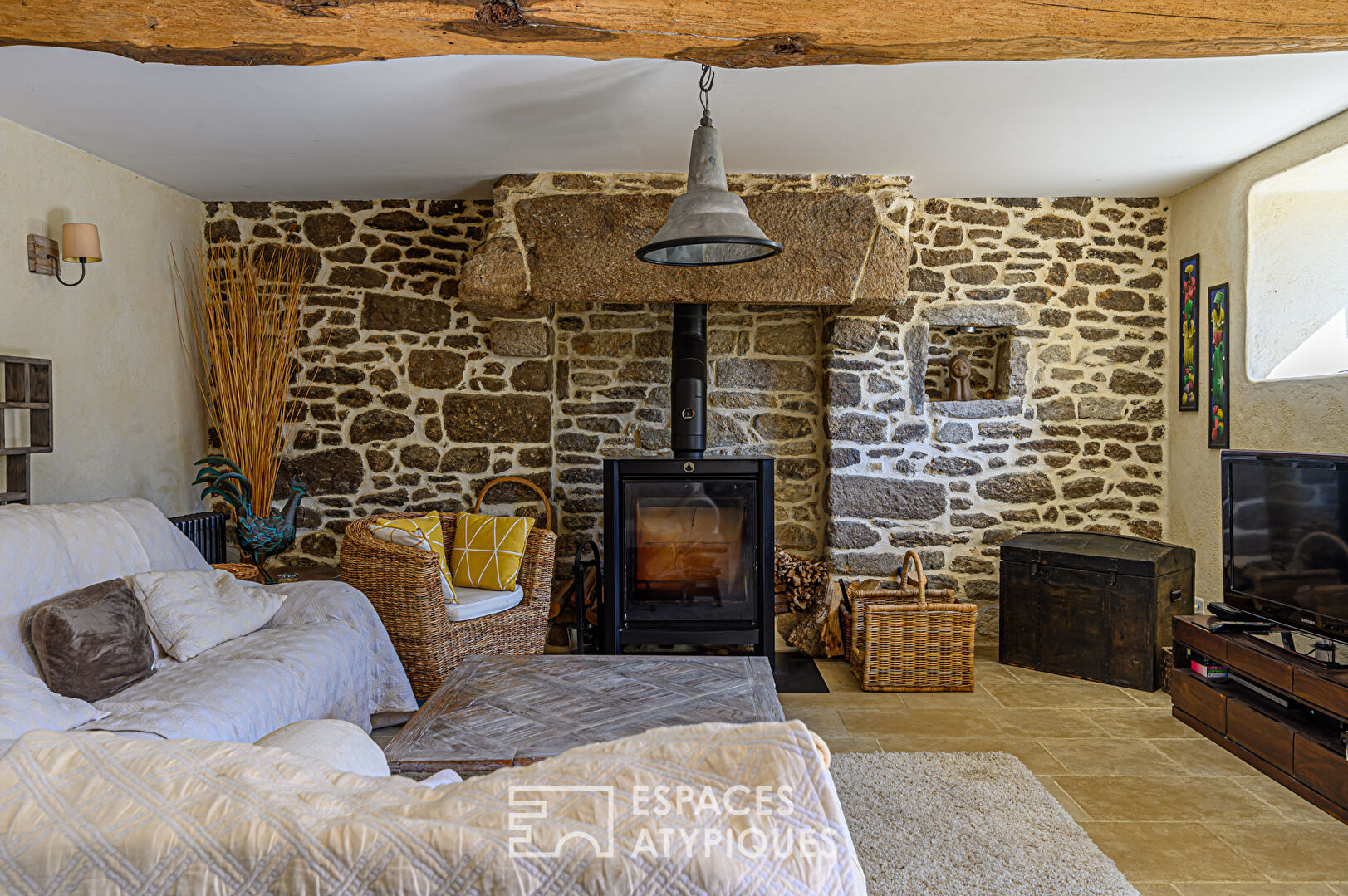 Enchanted farmhouse close to the city center