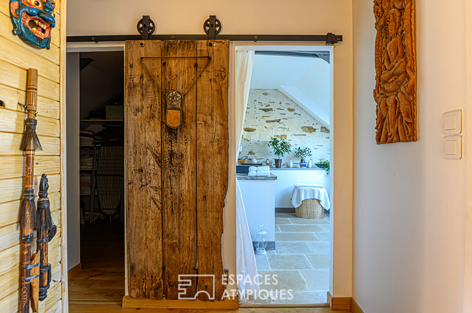 Enchanted farmhouse close to the city center