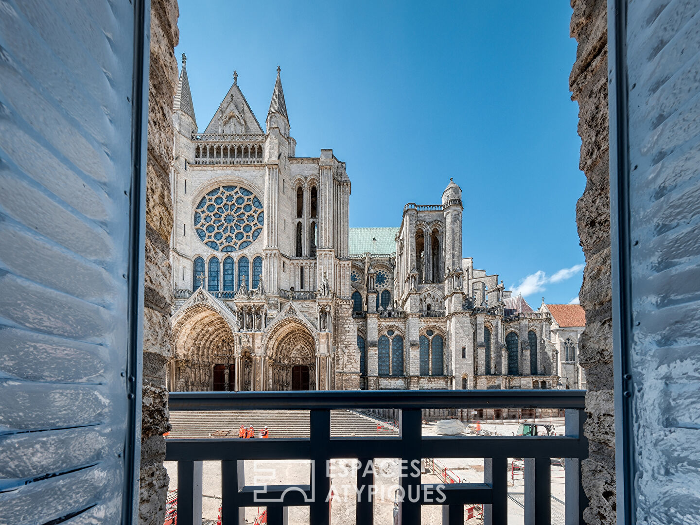 Grand duplex à rénover face Cathédrale à Chartres