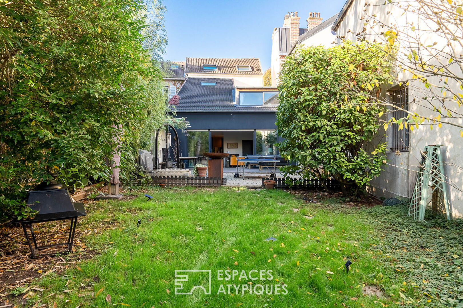 Maison familiale avec jardin en centre-ville de Vaucresson