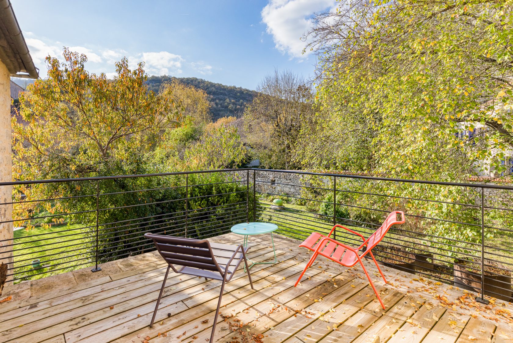Completely renovated stone house with working guest rooms
