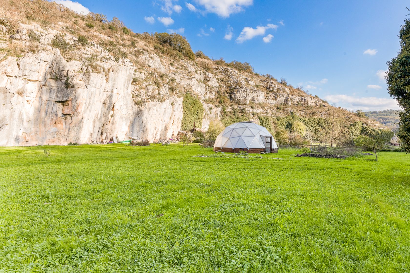 Completely renovated stone house with working guest rooms
