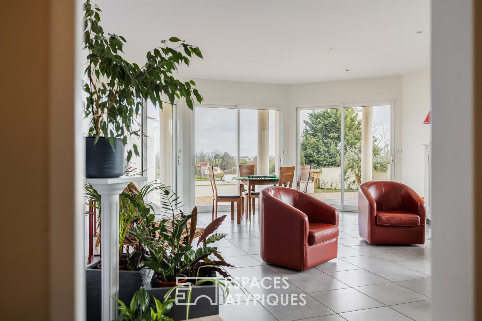 Villa sur les hauteurs du village