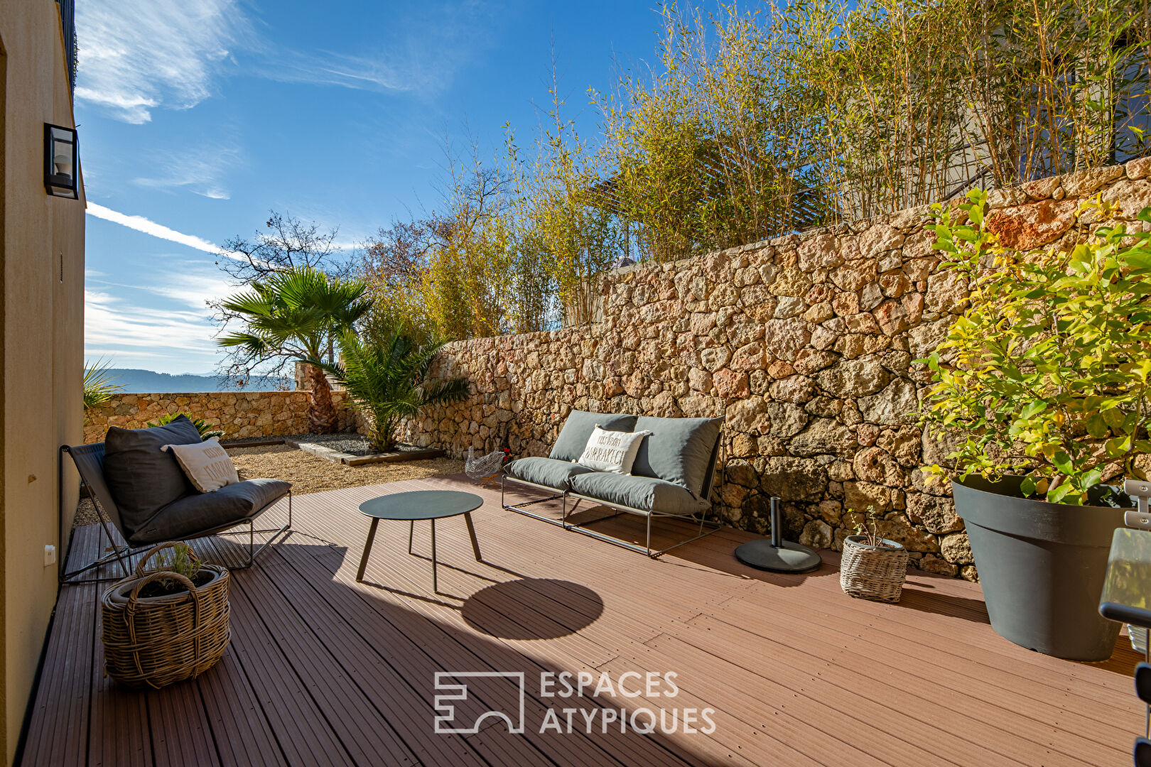 Villa contemporaine avec piscine et vue imprenable
