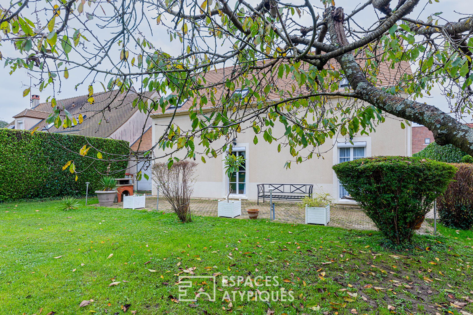 Maison contemporaine proche centres urbains