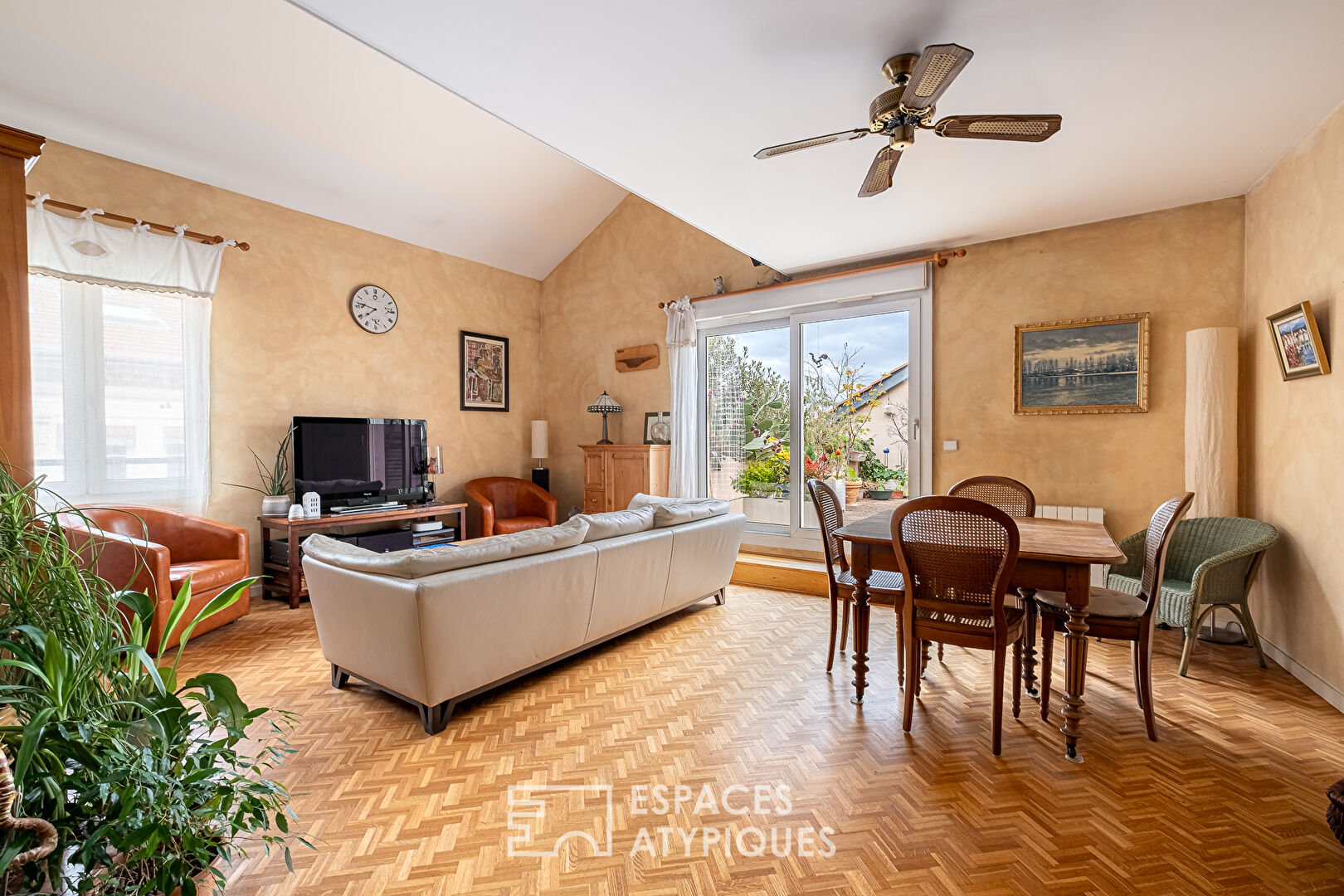 Duplex et terrasse à Monplaisir