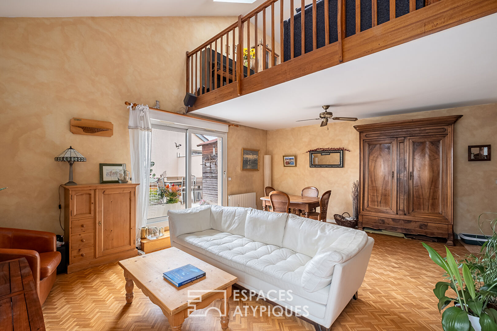 Duplex et terrasse à Monplaisir