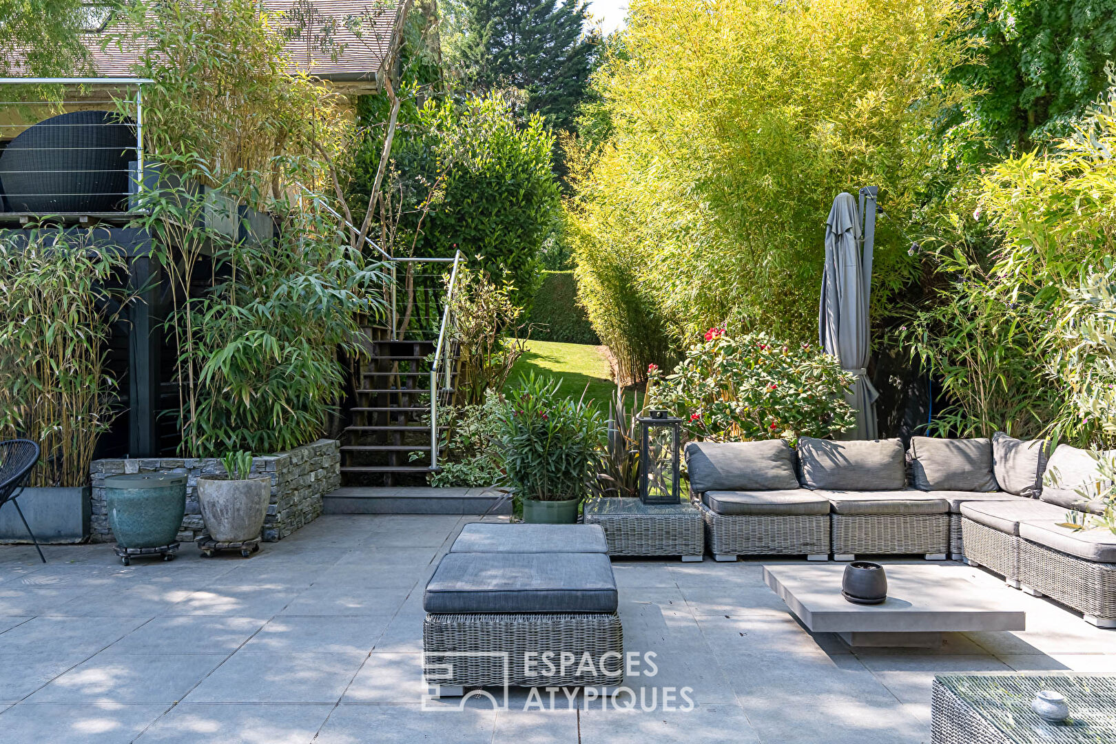 Elegant house with swimming pool and panoramic view in Dampierre-en-Yvelines