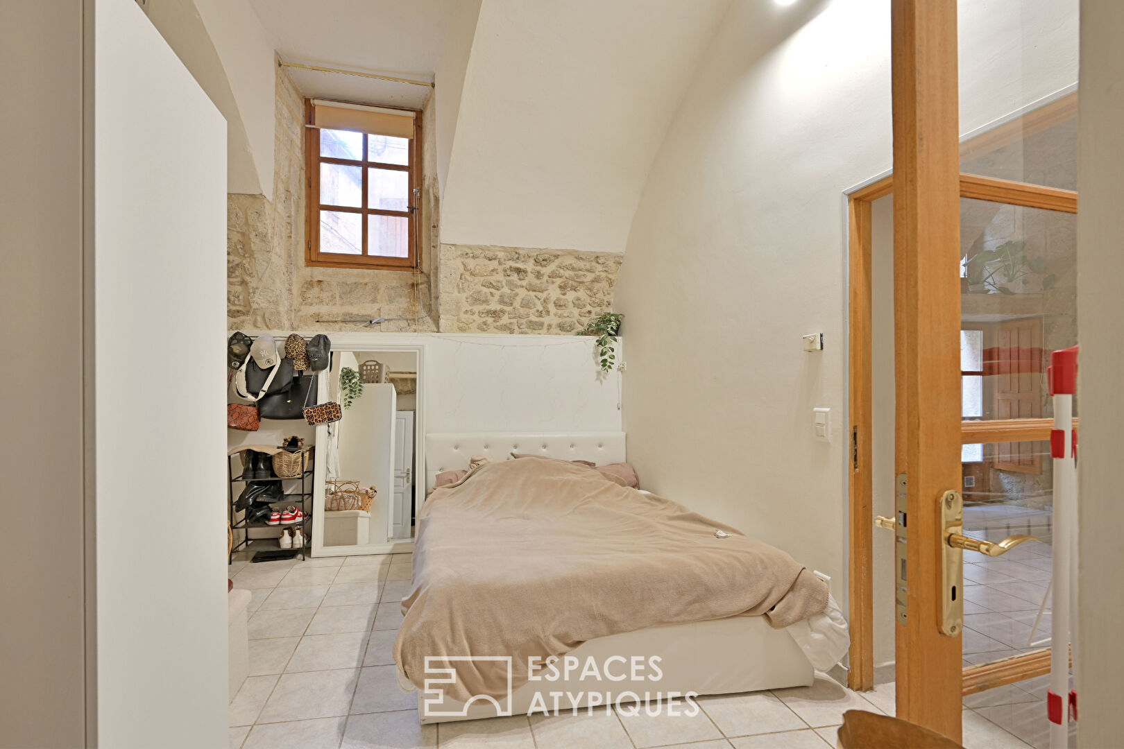 Maison bourgeoise du XVeme siècle répartie en deux appartements