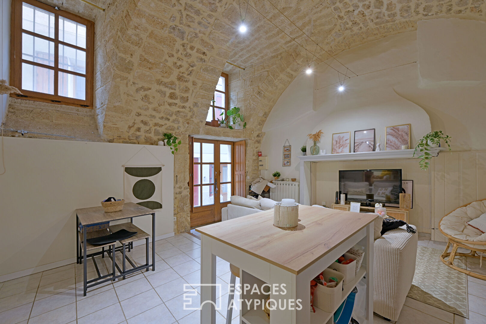 Maison bourgeoise du XVeme siècle répartie en deux appartements