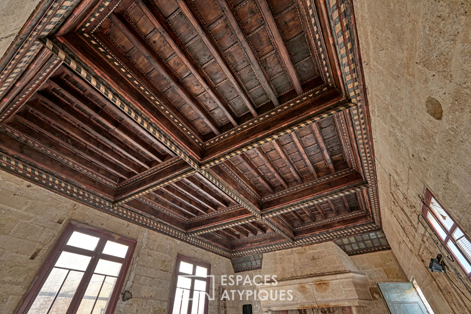 Maison bourgeoise du XVeme siècle répartie en deux appartements