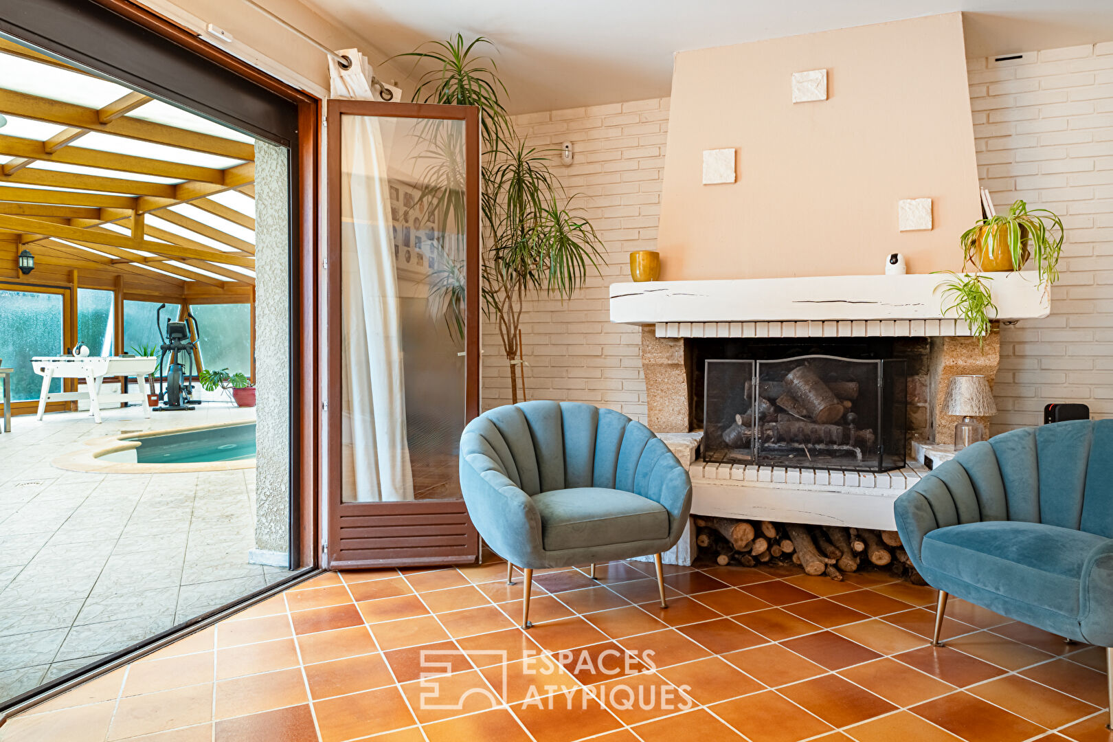 Élégante maison avec piscine intérieure à 10 minutes de Montfort L’Amaury