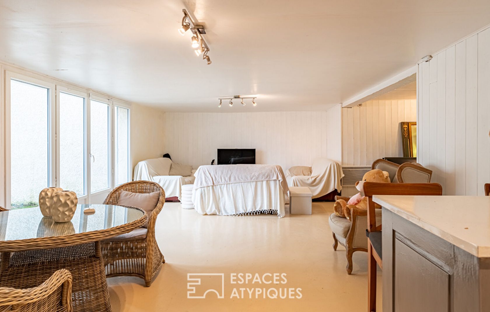 Élégante maison avec piscine intérieure à 10 minutes de Montfort L’Amaury
