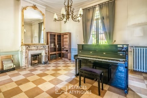 Characterful house with gardens, in the heart of the city