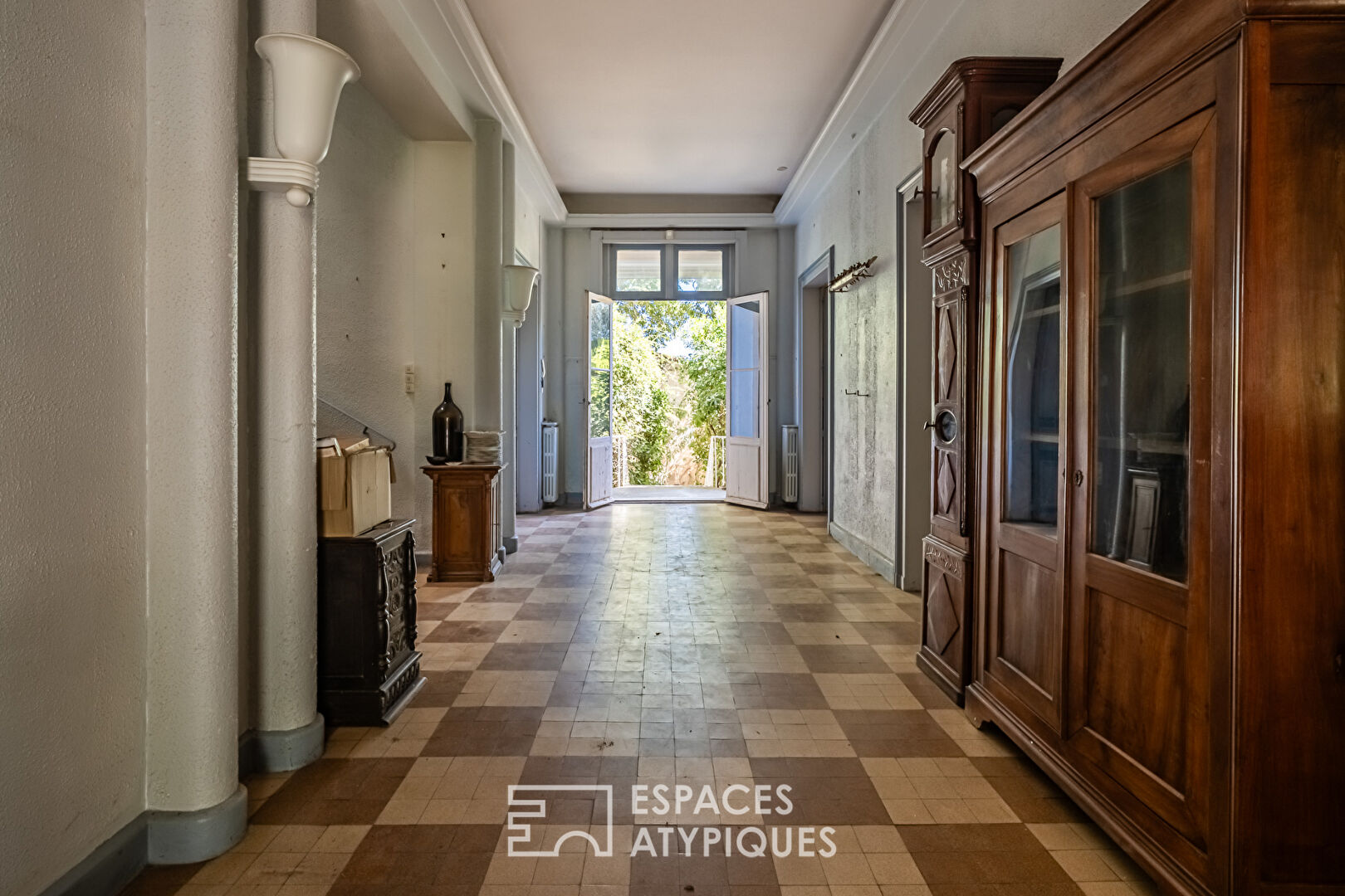 Characterful house with gardens, in the heart of the city