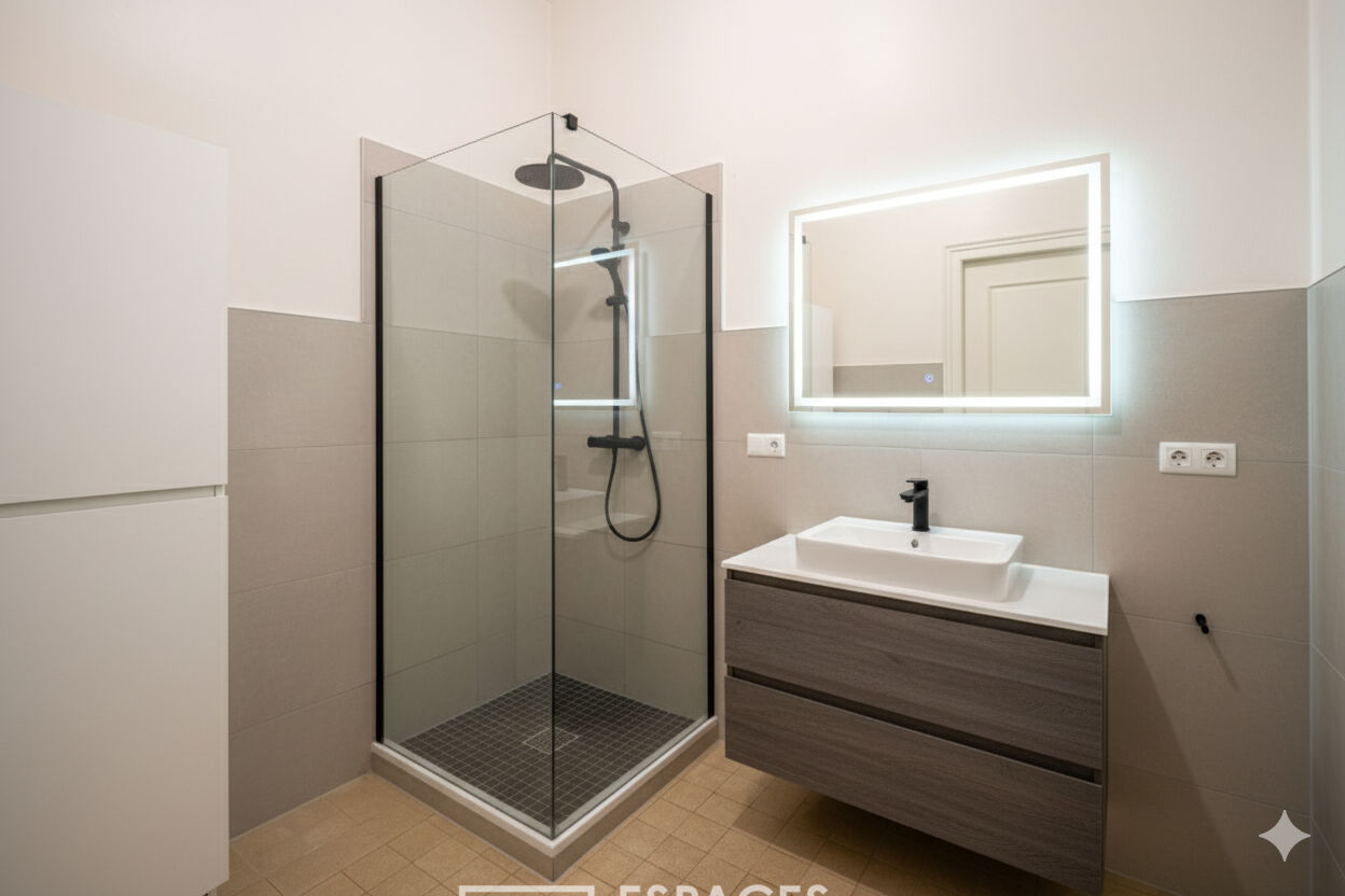 Characterful house with gardens, in the heart of the city