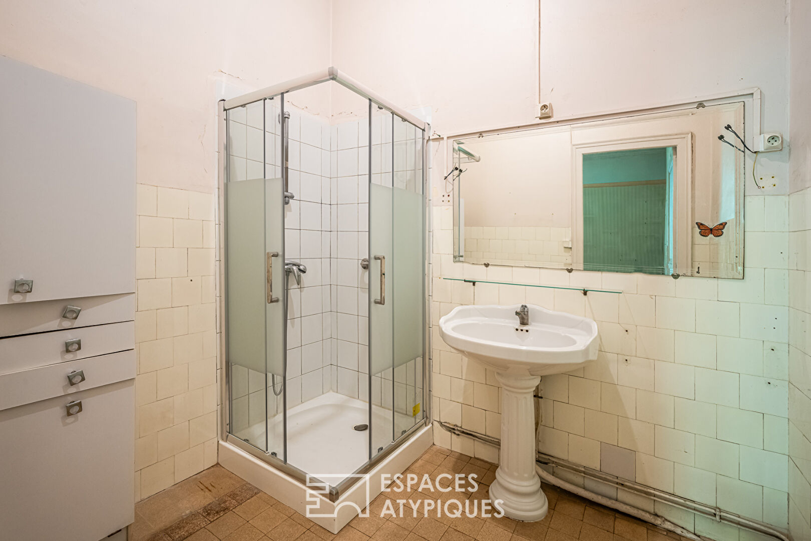 Characterful house with gardens, in the heart of the city