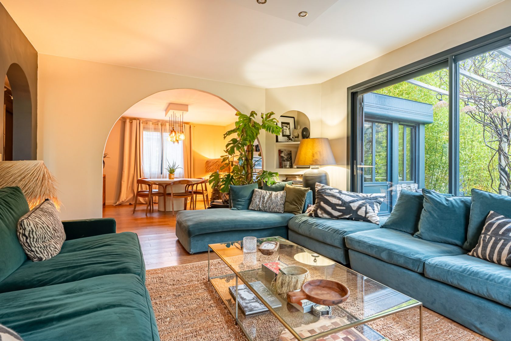 Elegant house with swimming pool and panoramic view in Dampierre-en-Yvelines