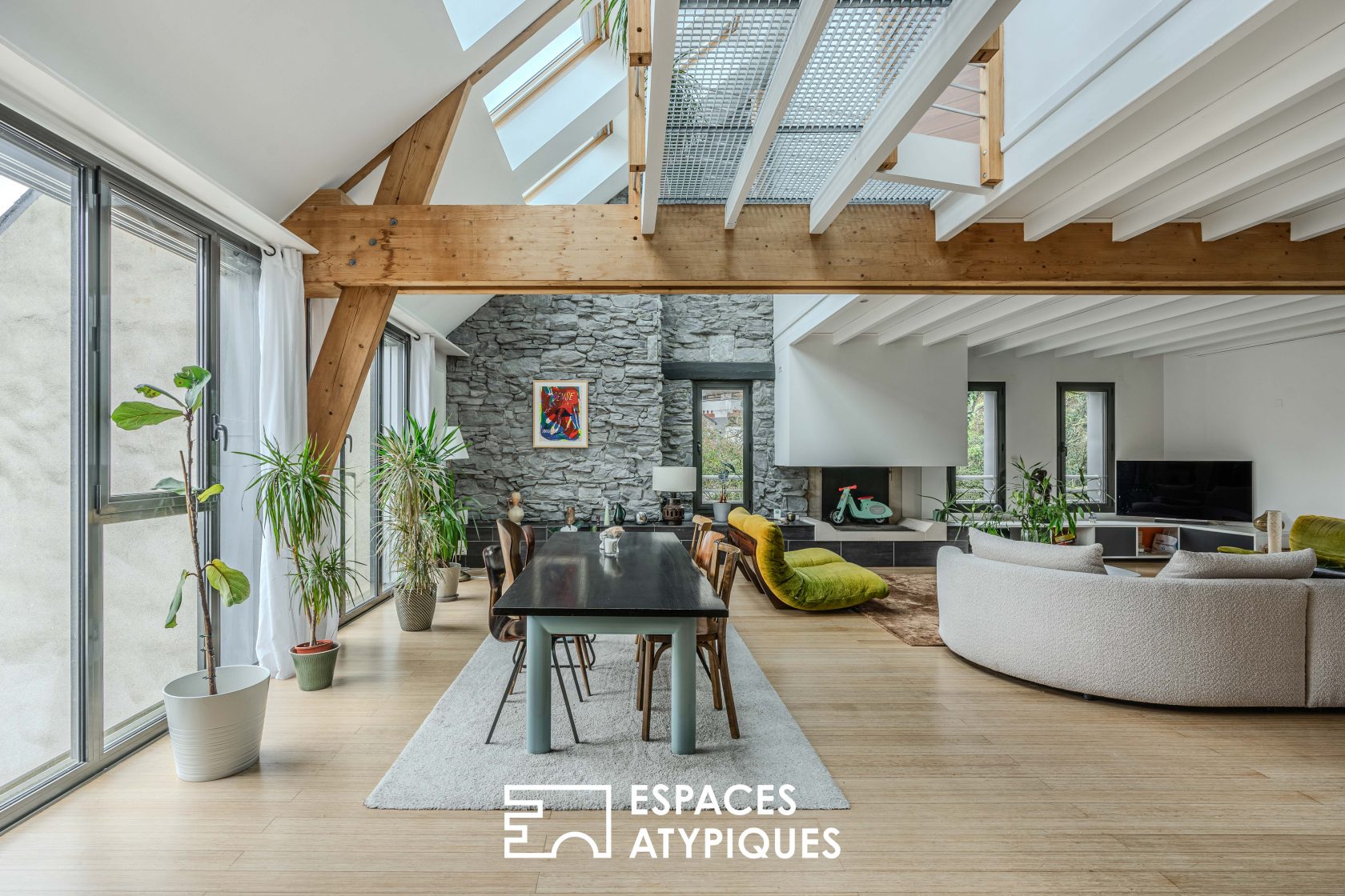 Loft d’exception baigné de lumière au cœur de Nantes !