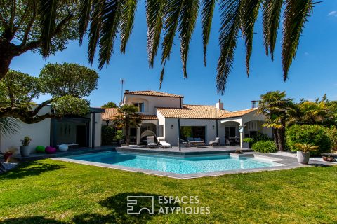 Villa familiale à la Pironnière avec piscine, spa et jardin d’exception