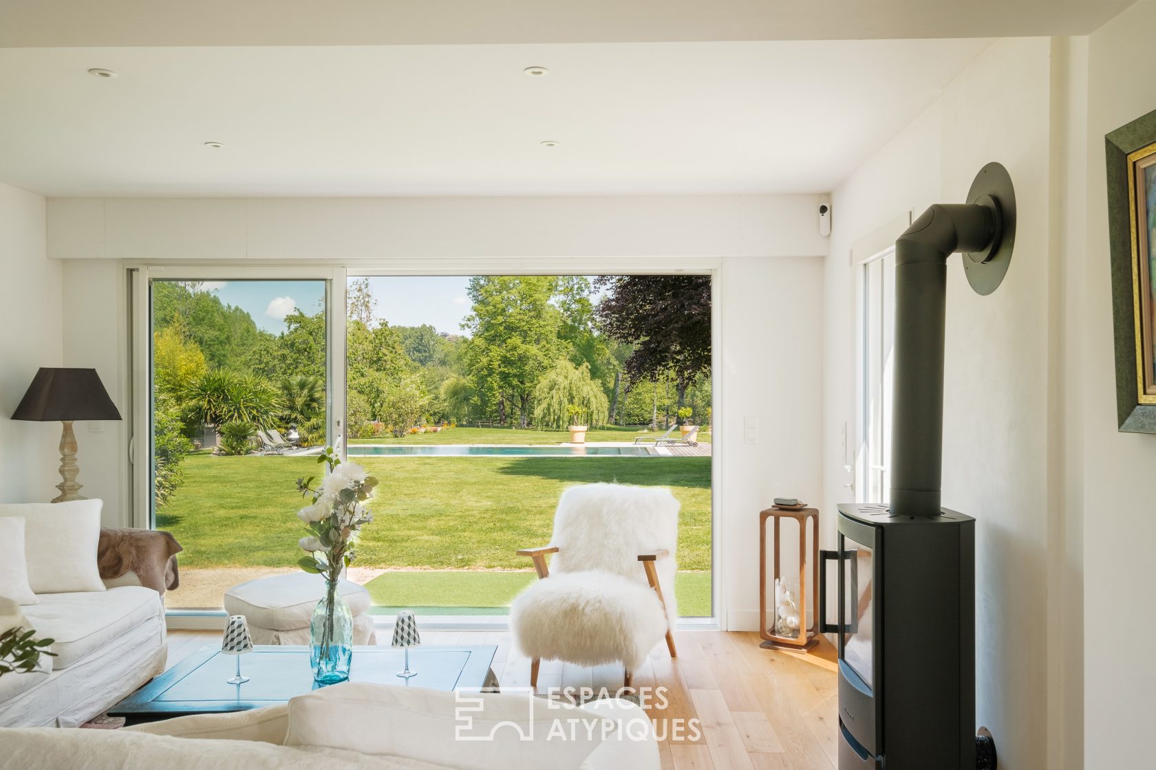 Maison rénovée et son parc en bord de Sèvre