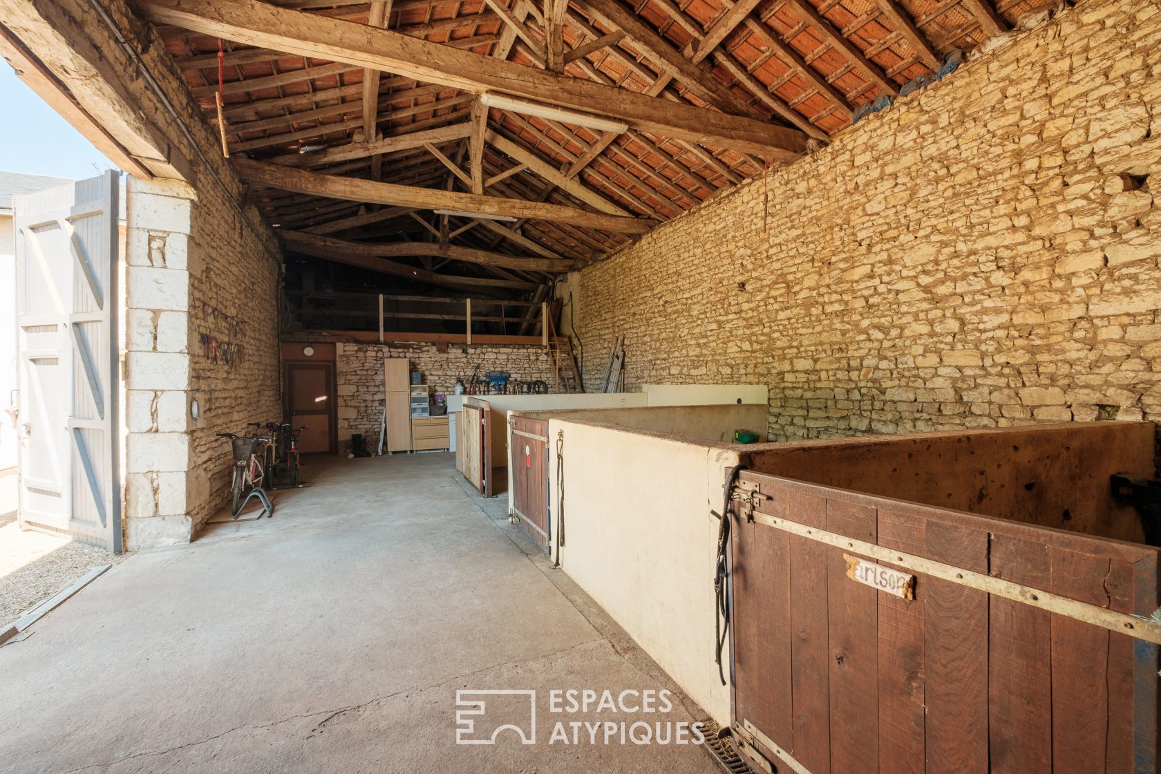 Magnifique maison de maître avec piscine et équipements équestres