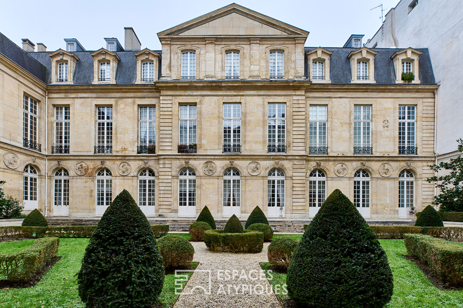 Apartment in a former mansion