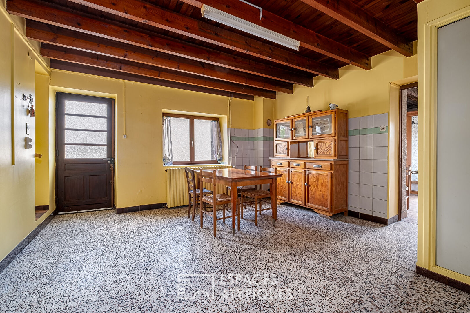 Old rammed earth house with barn to renovate