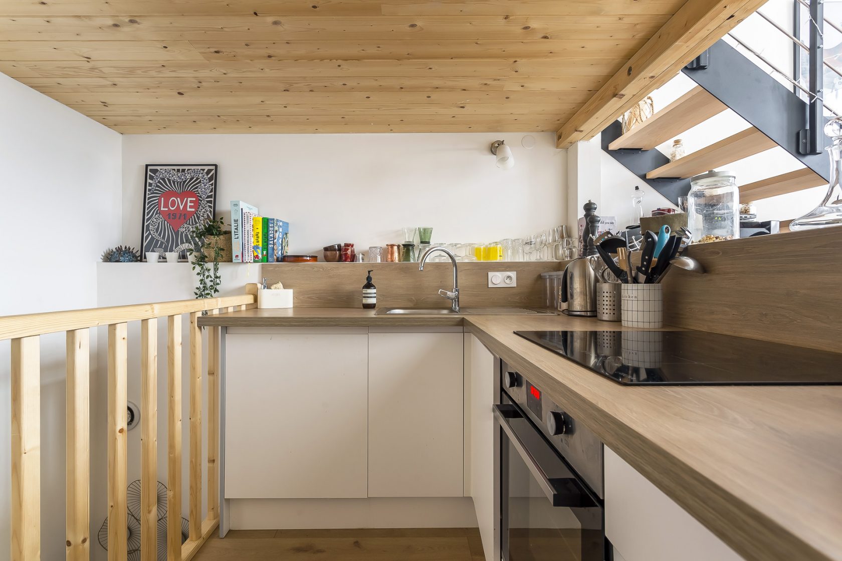 Renovated apartment in the heart of the 6th