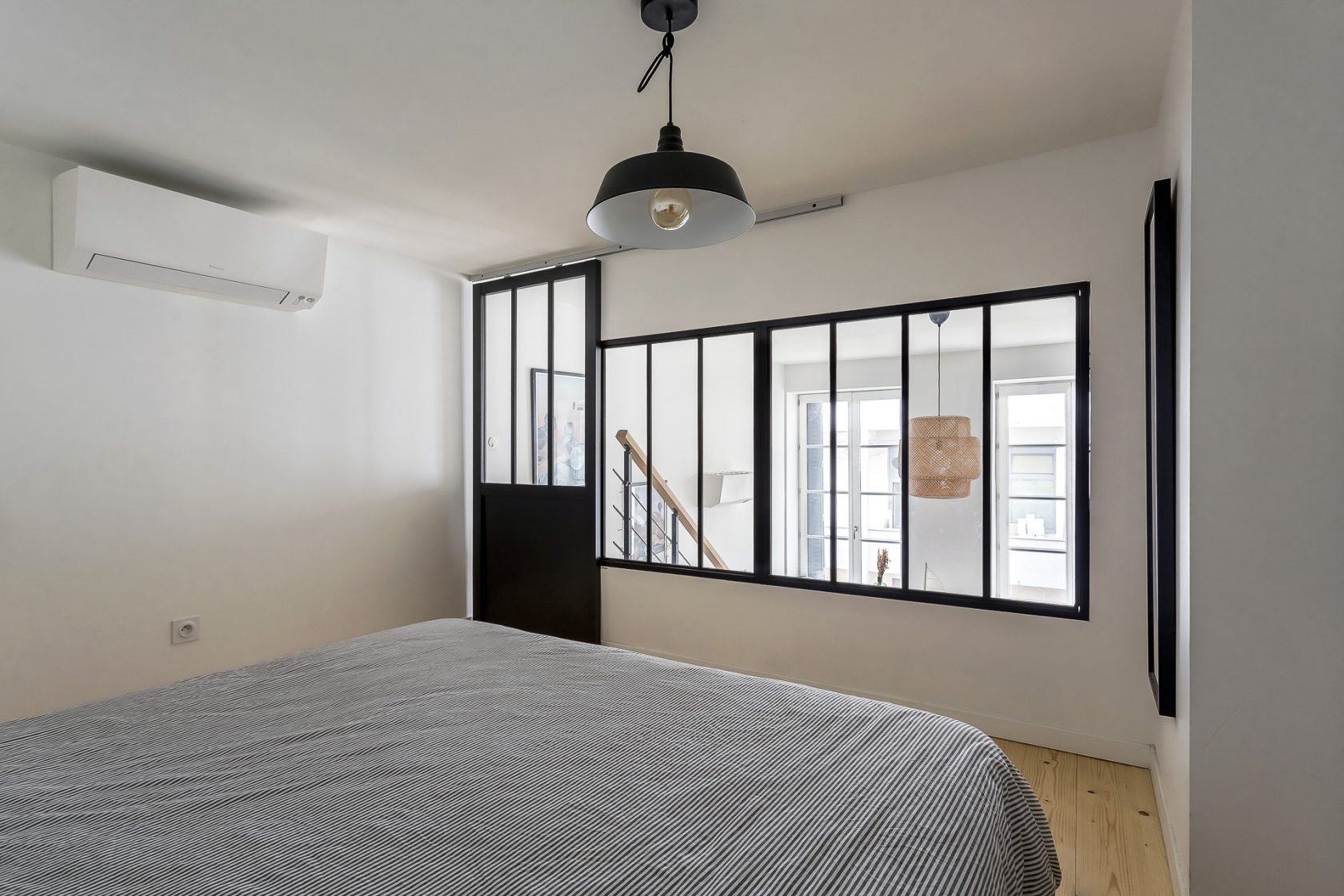 Renovated apartment in the heart of the 6th