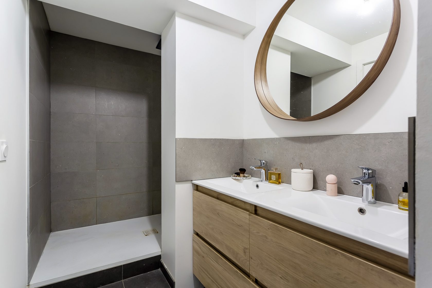 Renovated apartment in the heart of the 6th
