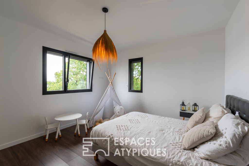 Elegant architect-designed villa fifteen minutes from Rennes