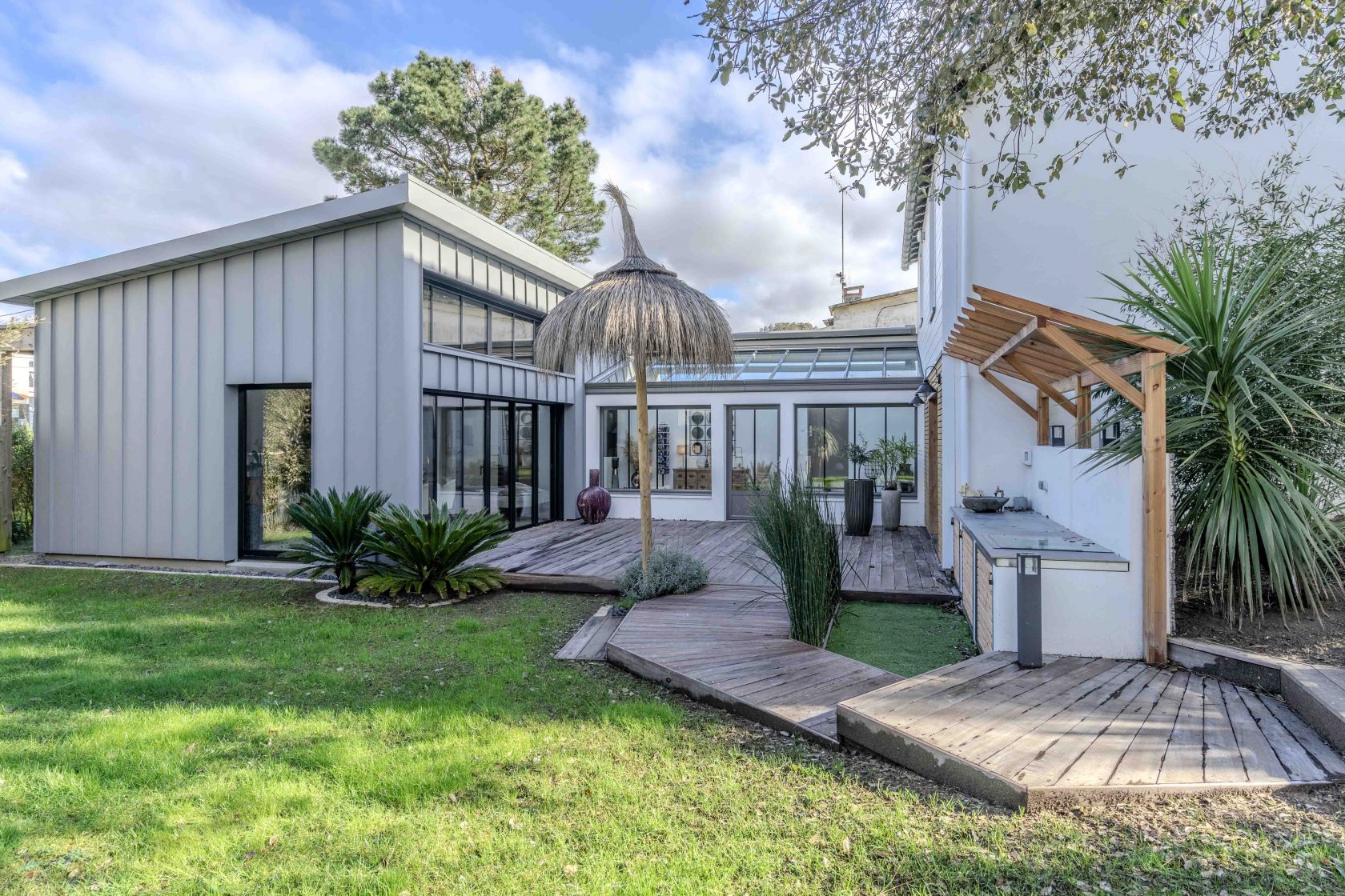 Villa haute gamme aux lignes contemporaines